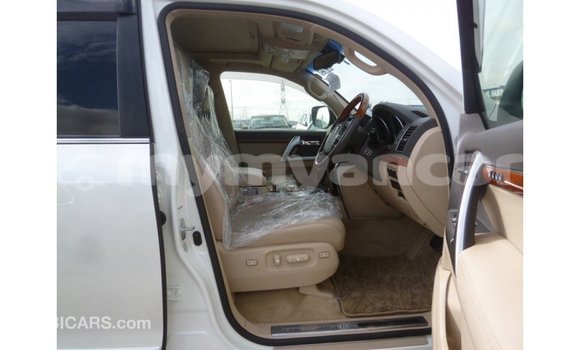 Buy Import Toyota Land Cruiser White Car in Import - Dubai in Ayeyarwady Buy Import Toyota Land Cruiser White Car in Import - Dubai in Ayeyarwady