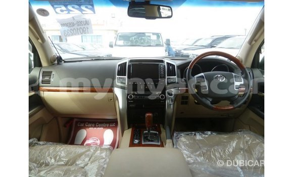 Buy Import Toyota Land Cruiser White Car in Import - Dubai in Ayeyarwady Buy Import Toyota Land Cruiser White Car in Import - Dubai in Ayeyarwady