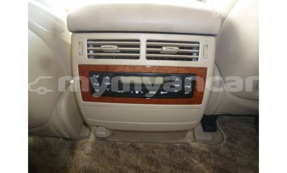 Buy Import Toyota Land Cruiser White Car in Import - Dubai in Ayeyarwady Buy Import Toyota Land Cruiser White Car in Import - Dubai in Ayeyarwady