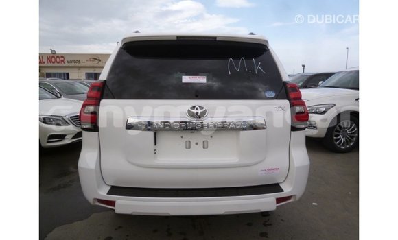 သွင်းကုန် Toyota Prado White ကား Import - Dubai Ayeyarwady သွင်းကုန် Toyota Prado White ကား Import - Dubai Ayeyarwady