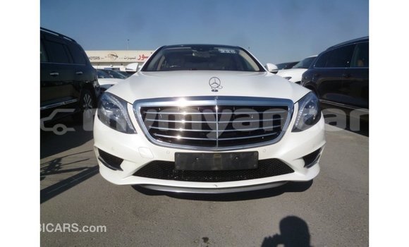 သွင်းကုန် Mercedes-Benz 190 (W201) White ကား Import - Dubai Ayeyarwady သွင်းကုန် Mercedes-Benz 190 (W201) White ကား Import - Dubai Ayeyarwady