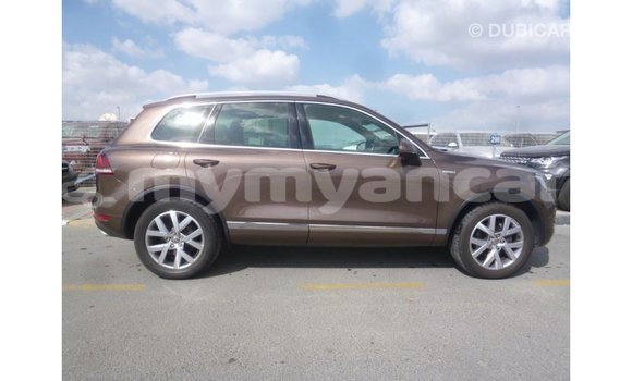 သွင်းကုန် Volkswagen Touareg Brown ကား Import - Dubai Ayeyarwady သွင်းကုန် Volkswagen Touareg Brown ကား Import - Dubai Ayeyarwady