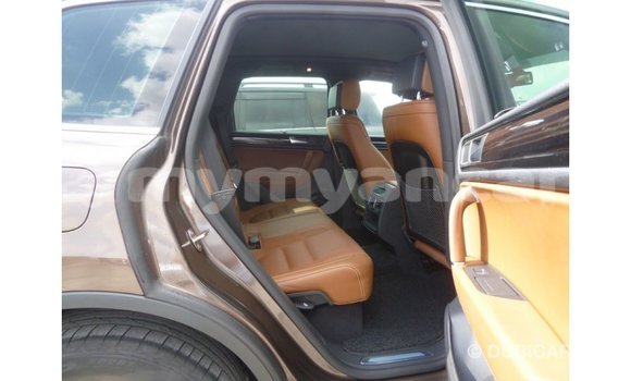 သွင်းကုန် Volkswagen Touareg Brown ကား Import - Dubai Ayeyarwady သွင်းကုန် Volkswagen Touareg Brown ကား Import - Dubai Ayeyarwady