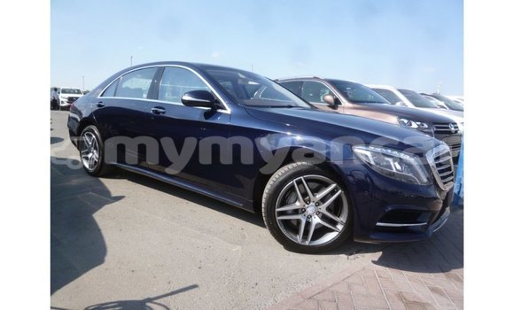 Acheter Import Voiture Mercedes-Benz 190 (W201) Bleu à Import - Dubai, #<Region:0x000000000c5121b8>