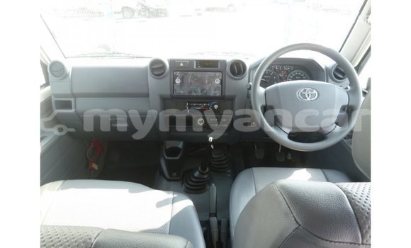 Acheter Import Voiture Toyota Land Cruiser Blanc à Import - Dubai, #<Region:0x000000000c5121b8> Acheter Import Voiture Toyota Land Cruiser Blanc à Import - Dubai, #<Region:0x000000000c5121b8>