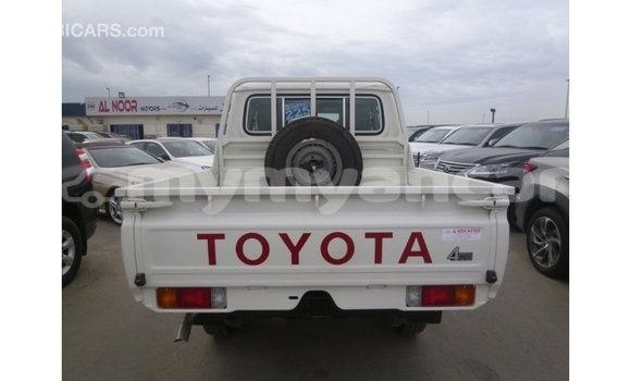 Acheter Import Voiture Toyota Land Cruiser Blanc à Import - Dubai, #<Region:0x000000000c5121b8> Acheter Import Voiture Toyota Land Cruiser Blanc à Import - Dubai, #<Region:0x000000000c5121b8>
