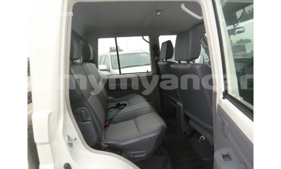Acheter Import Voiture Toyota Land Cruiser Blanc à Import - Dubai, #<Region:0x000000000c5121b8> Acheter Import Voiture Toyota Land Cruiser Blanc à Import - Dubai, #<Region:0x000000000c5121b8>