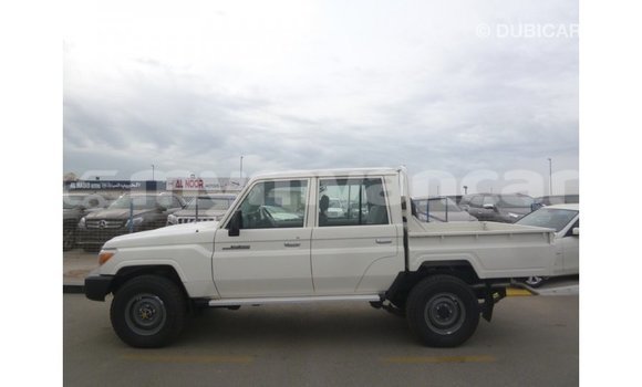 Acheter Import Voiture Toyota Land Cruiser Blanc à Import - Dubai, #<Region:0x000000000c5121b8> Acheter Import Voiture Toyota Land Cruiser Blanc à Import - Dubai, #<Region:0x000000000c5121b8>