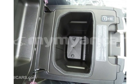 သွင်းကုန် Toyota Land Cruiser Black ကား Import - Dubai Ayeyarwady သွင်းကုန် Toyota Land Cruiser Black ကား Import - Dubai Ayeyarwady