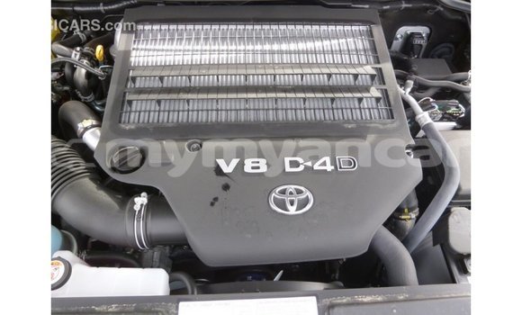 သွင်းကုန် Toyota Land Cruiser Black ကား Import - Dubai Ayeyarwady သွင်းကုန် Toyota Land Cruiser Black ကား Import - Dubai Ayeyarwady