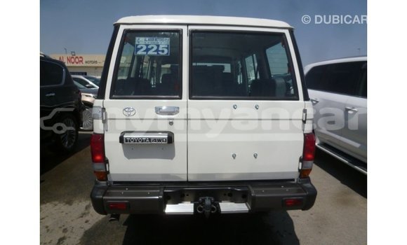 Acheter Import Voiture Toyota Land Cruiser Blanc à Import - Dubai, #<Region:0x000000000c5121b8> Acheter Import Voiture Toyota Land Cruiser Blanc à Import - Dubai, #<Region:0x000000000c5121b8>