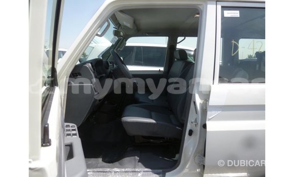 Acheter Import Voiture Toyota Land Cruiser Blanc à Import - Dubai, #<Region:0x000000000c5121b8> Acheter Import Voiture Toyota Land Cruiser Blanc à Import - Dubai, #<Region:0x000000000c5121b8>