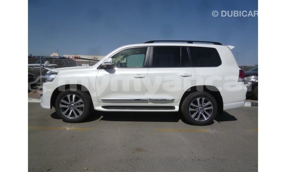 သွင်းကုန် Toyota Land Cruiser White ကား Import - Dubai Ayeyarwady သွင်းကုန် Toyota Land Cruiser White ကား Import - Dubai Ayeyarwady