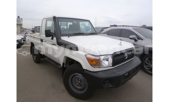 သွင်းကုန် Toyota Land Cruiser White ကား Import - Dubai Ayeyarwady သွင်းကုန် Toyota Land Cruiser White ကား Import - Dubai Ayeyarwady