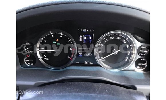 သွင်းကုန် Toyota Land Cruiser White ကား Import - Dubai Ayeyarwady သွင်းကုန် Toyota Land Cruiser White ကား Import - Dubai Ayeyarwady