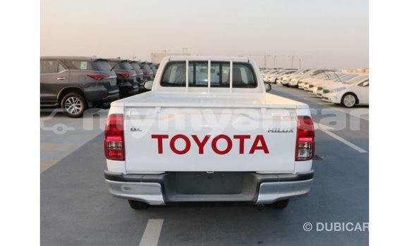 Buy Import Toyota Hilux White Car in Import - Dubai in Ayeyarwady Buy Import Toyota Hilux White Car in Import - Dubai in Ayeyarwady