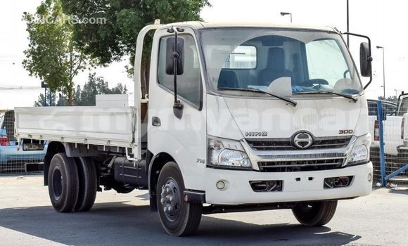 Acheter Import Utilitaire Hino 300 Series Blanc à Import - Dubai, #<Region:0x000000000c5121b8>