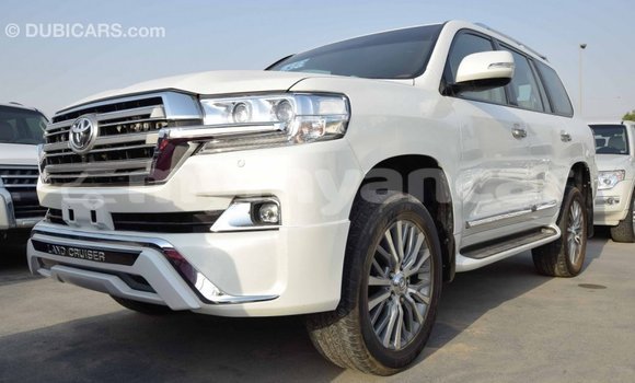 Buy Import Toyota Land Cruiser White Car in Import - Dubai in Ayeyarwady Buy Import Toyota Land Cruiser White Car in Import - Dubai in Ayeyarwady
