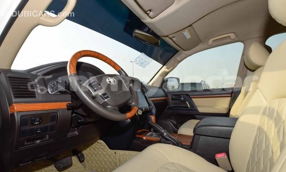 Buy Import Toyota Land Cruiser White Car in Import - Dubai in Ayeyarwady Buy Import Toyota Land Cruiser White Car in Import - Dubai in Ayeyarwady