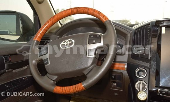Buy Import Toyota Land Cruiser White Car in Import - Dubai in Ayeyarwady Buy Import Toyota Land Cruiser White Car in Import - Dubai in Ayeyarwady