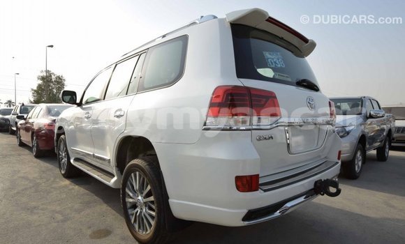 Buy Import Toyota Land Cruiser White Car in Import - Dubai in Ayeyarwady Buy Import Toyota Land Cruiser White Car in Import - Dubai in Ayeyarwady