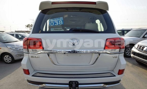 Buy Import Toyota Land Cruiser White Car in Import - Dubai in Ayeyarwady Buy Import Toyota Land Cruiser White Car in Import - Dubai in Ayeyarwady