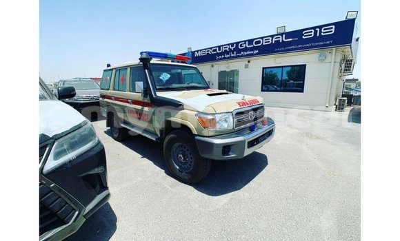 Buy Import Toyota Land Cruiser White Car in Import - Dubai in Ayeyarwady Buy Import Toyota Land Cruiser White Car in Import - Dubai in Ayeyarwady
