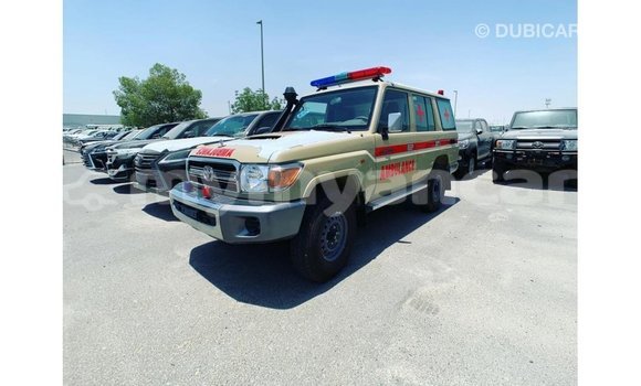Buy Import Toyota Land Cruiser White Car in Import - Dubai in Ayeyarwady Buy Import Toyota Land Cruiser White Car in Import - Dubai in Ayeyarwady