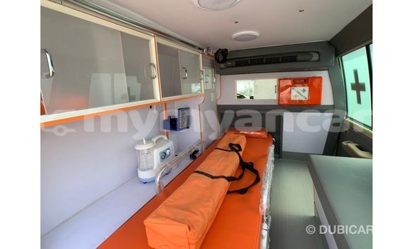 Buy Import Toyota Land Cruiser White Car in Import - Dubai in Ayeyarwady Buy Import Toyota Land Cruiser White Car in Import - Dubai in Ayeyarwady