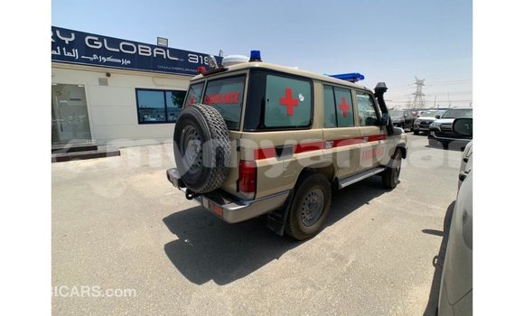 Buy Import Toyota Land Cruiser White Car in Import - Dubai in Ayeyarwady Buy Import Toyota Land Cruiser White Car in Import - Dubai in Ayeyarwady