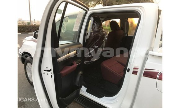 Buy Import Toyota Hilux White Car in Import - Dubai in Ayeyarwady Buy Import Toyota Hilux White Car in Import - Dubai in Ayeyarwady