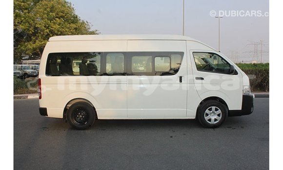 Buy Import Toyota Hiace White Car in Import - Dubai in Ayeyarwady Buy Import Toyota Hiace White Car in Import - Dubai in Ayeyarwady