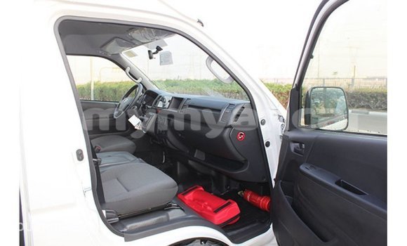 Buy Import Toyota Hiace White Car in Import - Dubai in Ayeyarwady Buy Import Toyota Hiace White Car in Import - Dubai in Ayeyarwady
