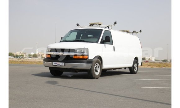 Acheter Import Voiture Chevrolet Express Blanc à Import - Dubai, #<Region:0x000000000c5121b8>