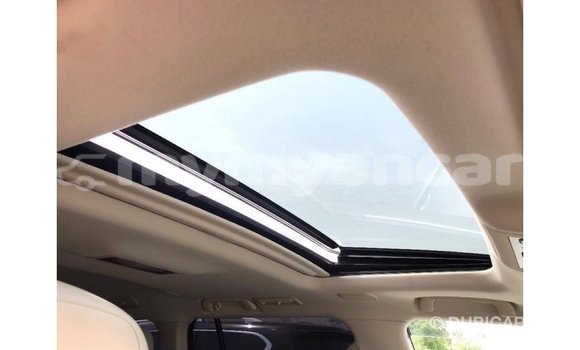 သွင်းကုန် Toyota Land Cruiser White ကား Import - Dubai Ayeyarwady သွင်းကုန် Toyota Land Cruiser White ကား Import - Dubai Ayeyarwady