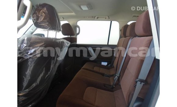 Buy Import Toyota Land Cruiser White Car in Import - Dubai in Ayeyarwady Buy Import Toyota Land Cruiser White Car in Import - Dubai in Ayeyarwady