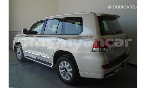 Buy Import Toyota Land Cruiser White Car in Import - Dubai in Ayeyarwady Buy Import Toyota Land Cruiser White Car in Import - Dubai in Ayeyarwady