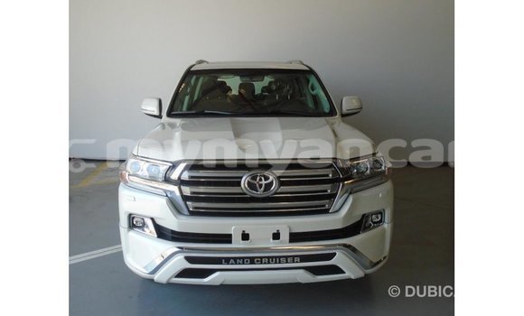 Buy Import Toyota Land Cruiser White Car in Import - Dubai in Ayeyarwady Buy Import Toyota Land Cruiser White Car in Import - Dubai in Ayeyarwady