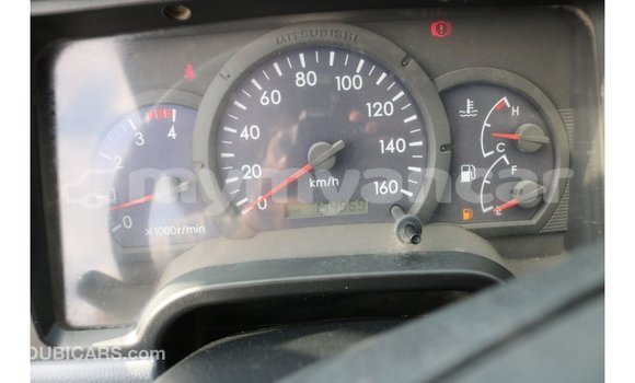 သွင်းကုန် Mitsubishi L400 White ထရပ်ကား Import - Dubai Ayeyarwady