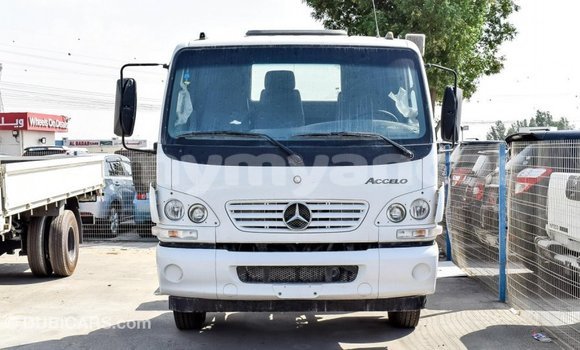 Buy Import Mercedes-Benz 190 (W201) White Car in Import - Dubai in Ayeyarwady Buy Import Mercedes-Benz 190 (W201) White Car in Import - Dubai in Ayeyarwady