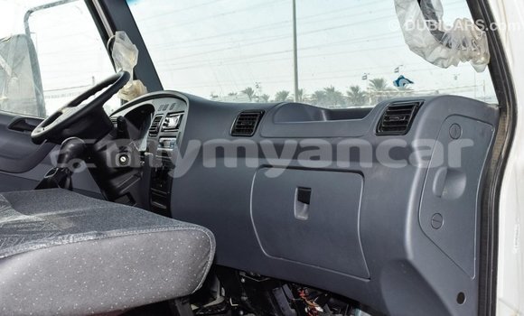 Buy Import Mercedes-Benz 190 (W201) White Car in Import - Dubai in Ayeyarwady Buy Import Mercedes-Benz 190 (W201) White Car in Import - Dubai in Ayeyarwady