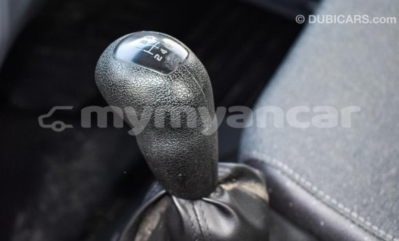 Buy Import Mercedes-Benz 190 (W201) White Car in Import - Dubai in Ayeyarwady Buy Import Mercedes-Benz 190 (W201) White Car in Import - Dubai in Ayeyarwady