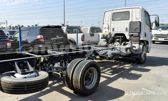 Buy Import Mercedes-Benz 190 (W201) White Car in Import - Dubai in Ayeyarwady Buy Import Mercedes-Benz 190 (W201) White Car in Import - Dubai in Ayeyarwady