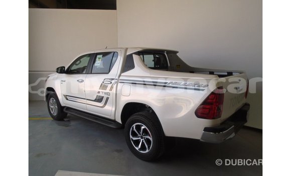 Buy Import Toyota Hilux White Car in Import - Dubai in Ayeyarwady Buy Import Toyota Hilux White Car in Import - Dubai in Ayeyarwady