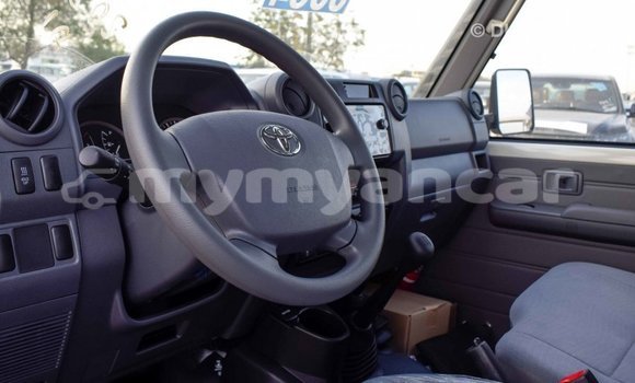 Buy Import Toyota Land Cruiser White Car in Import - Dubai in Ayeyarwady Buy Import Toyota Land Cruiser White Car in Import - Dubai in Ayeyarwady