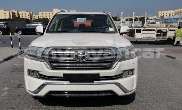 Buy Import Toyota Land Cruiser White Car in Import - Dubai in Ayeyarwady Buy Import Toyota Land Cruiser White Car in Import - Dubai in Ayeyarwady