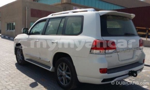 Buy Import Toyota Land Cruiser White Car in Import - Dubai in Ayeyarwady Buy Import Toyota Land Cruiser White Car in Import - Dubai in Ayeyarwady