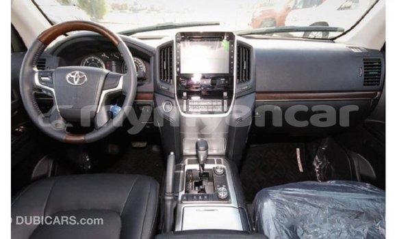 Buy Import Toyota Land Cruiser White Car in Import - Dubai in Ayeyarwady Buy Import Toyota Land Cruiser White Car in Import - Dubai in Ayeyarwady