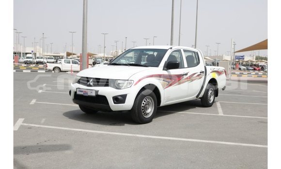 Acheter Import Voiture Mitsubishi L200 Blanc à Import - Dubai, #<Region:0x000000000c5121b8>