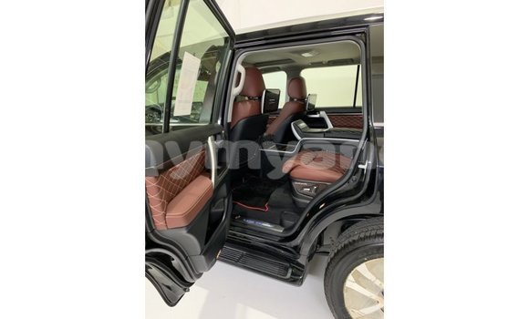 Buy Import Toyota Land Cruiser Black Car in Import - Dubai in Ayeyarwady Buy Import Toyota Land Cruiser Black Car in Import - Dubai in Ayeyarwady